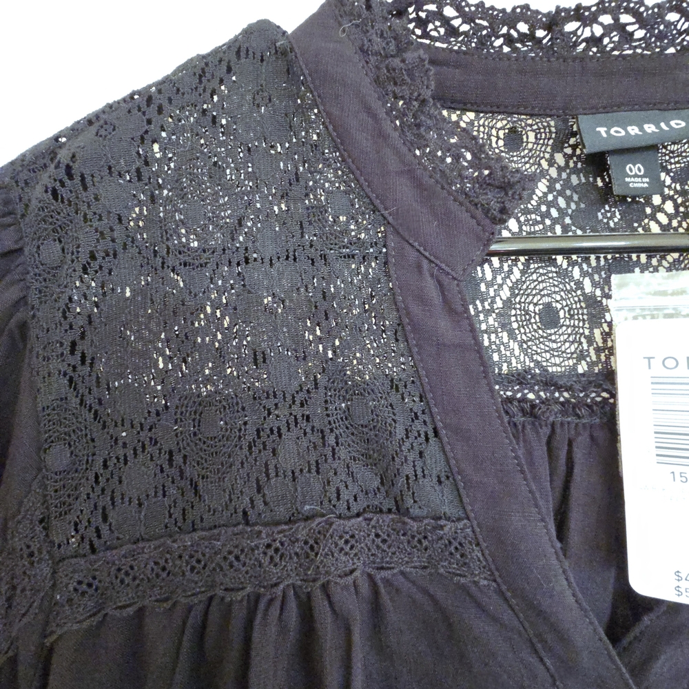 NWT - Torrid Black Lace Detail Women's Top - Picture 6 of 7